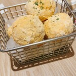 新大久保韓国横丁 チキン屋 - チーズボール