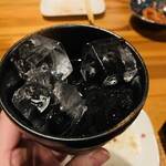 朱楽 - 氷がたっぷり！赤霧島＆茜のロックを各1注文✨