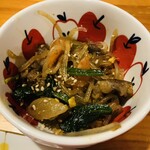 朱楽 - つき出し✨ママさん特製チャプチェ✨牛肉入で甘辛さが美味しすぎる(* ´  ` *)ᐝ✨