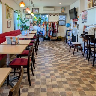 カフェと印度家庭料理 レカ_2