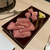 個室 炭火焼肉 本川越 尊 - 