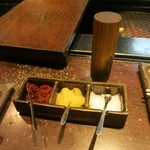 焼肉萬野 - 薬味セットです。