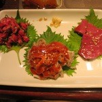 焼肉萬野 - 前菜３種盛り合わせです。