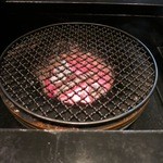 焼肉萬野 - 七輪です。