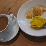 nR table - かぼちゃのムース＆キャラメルアイス、コーヒー