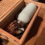 なっぱごちそう - バスケットに入って出てくる珈琲