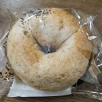 Bake bagel＆sweets - 全粒粉クリームチーズあんこべ