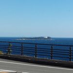 あじろ食堂 - 窓からは初島が目の前に