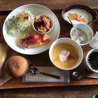 ガーデンカフェ 日日_0