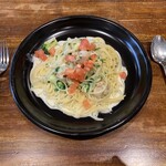 カフェ アクイーユ - パスタ　ホタテとフレッシュトマトの青のりクリーム