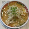 豚太郎 - もやしがドカンとのっていて嬉しい限りのみそラーメン