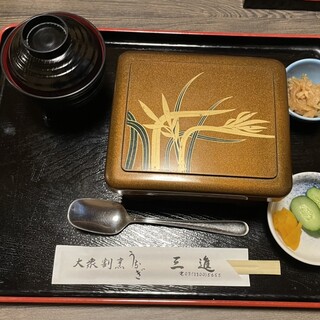大衆割烹 うなぎ 三進_1