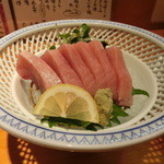 Nakamura - ヨコワのお刺身。分厚くって適度な脂の乗りで美味しいです！９８０円。