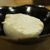 日本料理 川島 - ざる豆腐は目の前ですくってくれます。