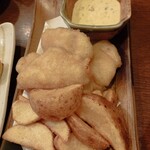 釣り魚の店舟武 - フィッシュ＆チップス750円税込、以下内税表記、和風居酒屋でこのメニューがあること自体面白いししっかり美味しい。