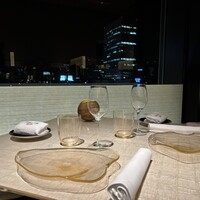 ベージュ アラン・デュカス 東京 - 