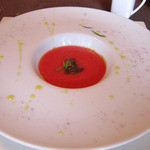 フレッシュトマトとじゅんさいのスープ