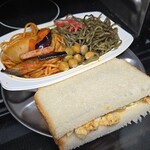 キッチン ブルー グローブ - ナポリタン、他店の黒焼きそば、玉子サンドと共に