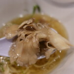 らーめんMAIKAGURA - シャキシャキ食感の舞茸