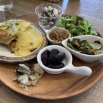 Bluebell  - 手前は花豆の珈琲煮