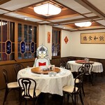 中華菜館 同發 本館 - 正装に着替えた(^_-)
