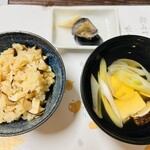 Kashiwaya Honten - Kama-cooked Matsutake Rice & Matsutake Tofu Soup & Pickles