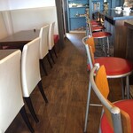 喫茶レイメイ - 内観　カウンターと2席