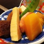 むぎ畑 - 付出しの煮物うまし。