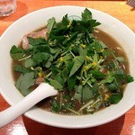 しょうゆ柚子三つ葉ラーメン８５０円