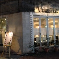 ヴィア トスカネッラ - と…歩いてると街の雰囲気にあったお店が…