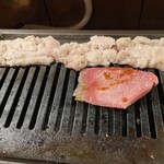 焼肉 とらちゃん - かぼす塩ホルモンと特上ロース