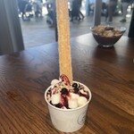 J.S. BURGERS Jr. - チュロス&ソフトクリーム(チョコベリー) :680円