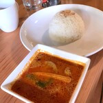 まんがい家 - ゲーン・ペッ・ガイ。1000円