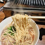 琉 肉、酒、ときどき魚。 - 【羊ラーメン＝中太平打麺】