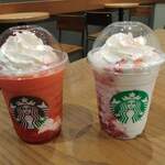 スターバックスコーヒー イオンモールりんくう泉南店  - 左がストロベリーベリーマッチフラペチーノレッド、右がストロベリーベリーマッチフラペチーノホワイト