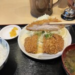 食事処 あじもり - 分厚いチキン