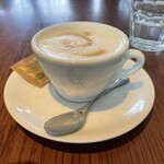 トラットリア ターボラ バイトゥ ザ ハーブズ - カフェラテ