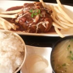 ふゅうじょん - キノコたっぷり和牛ハンバーグ定食　￥９００