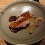 とり茶太郎 - ・ホロホロ鳥のもも炙りと宮城県の松茸 
       