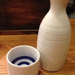 酒肴哲 - 熱燗は月桂冠の恒の月の純米です。