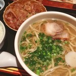 Nantou Shubou Kurousagi - ランチ。沖縄そばのセット。