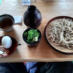 笠そば処 - ざるそば&ゆで卵　蕎麦湯は初めから提供されます