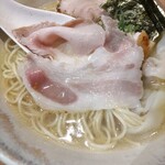 ジャパニーズ ラーメン 五感 - 低温調理の米沢三元豚上ロース ♪