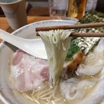 ジャパニーズ ラーメン 五感 - 麵リフト ♪