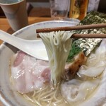 ジャパニーズ ラーメン 五感 - 麵リフト ♪