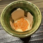 寺子屋 すし匠 - ゆり根と黒鮑入り香箱蟹の茶碗蒸し