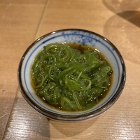 まんてん鮨 日比谷オクロジ店 - めかぶ