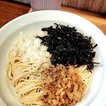 麺処 にぼし香 - 背脂の和え玉