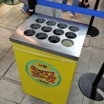 梅田 ミックスジュース 本店 - ミサイルランチャーのようなゴミ箱