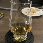 お酒の美術館 両国江戸のれん店 - ローヤル12年。確か900円。ノーマルのローヤルは600円。